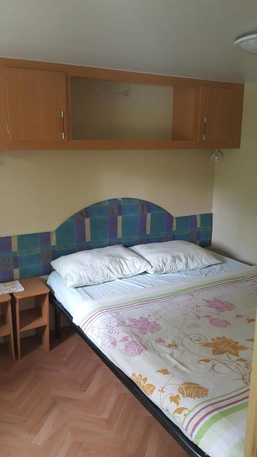 Bungalo Hotel บูเซต ภายนอก รูปภาพ